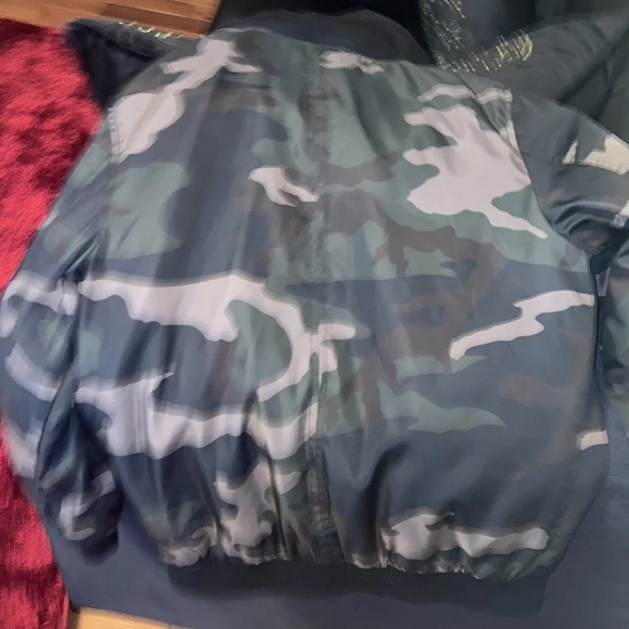 Guess Camo  bomber jacket Sz 12 - Picture 8 of 12